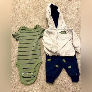 CARTERS MATCHING OUTFIT